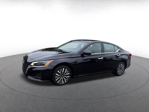 Super Black 2025 Nissan Altima SV FWD