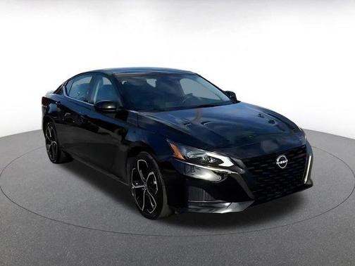 2025 Nissan Altima SR FWD