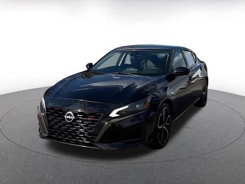 2025 Nissan Altima SR FWD