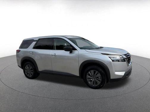 2024 Nissan Pathfinder S FWD