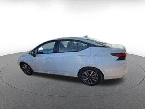 Aspen White Tricoat 2025 Nissan Versa 1.6 SV