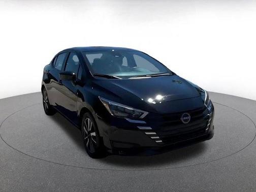Super Black 2025 Nissan Versa 1.6 SV
