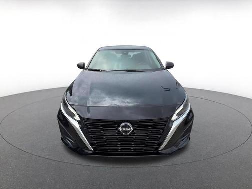 Super Black 2025 Nissan Altima SV FWD