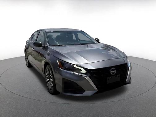 Gun Metallic 2025 Nissan Altima SV FWD