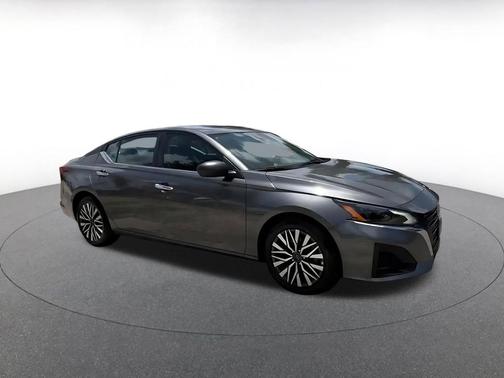 Gun Metallic 2025 Nissan Altima SV FWD