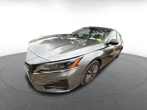 Gun Metallic 2025 Nissan Altima SV FWD