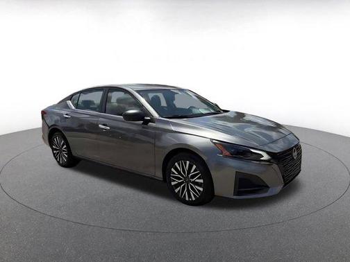 Gun Metallic 2025 Nissan Altima SV FWD