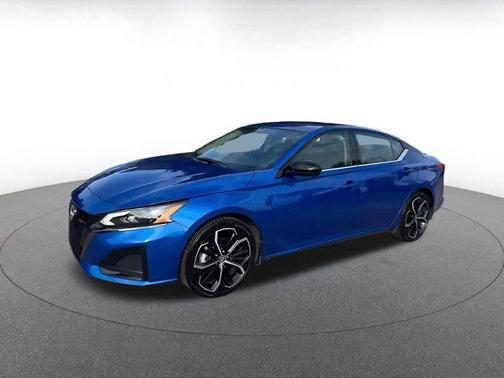 2025 Nissan Altima SR FWD