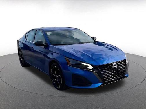 2025 Nissan Altima SR FWD