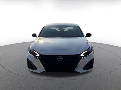 Glacier White 2025 Nissan Altima SV FWD