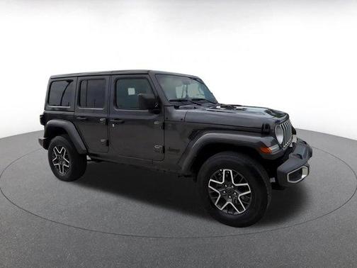 Granite Crystal Metallic Clearcoat 2025 Jeep Wrangler 4-Door Sahara 4x4