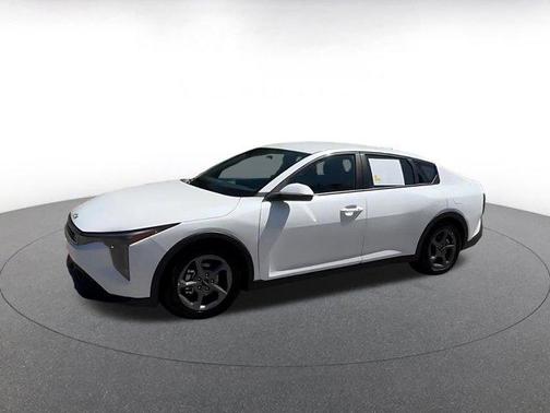 Snow White Pearl 2025 Kia K4 LXS
