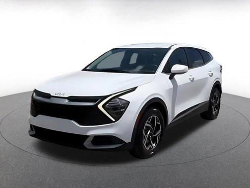 Glacial White Pearl 2025 Kia Sportage LX