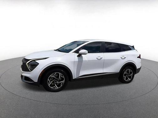 Glacial White Pearl 2025 Kia Sportage LX