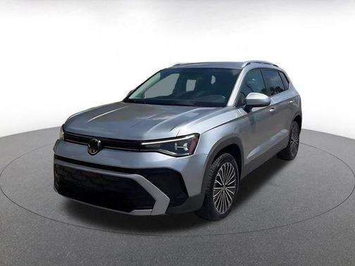 Pyrite Silver Metallic 2025 Volkswagen Taos 1.5T SE