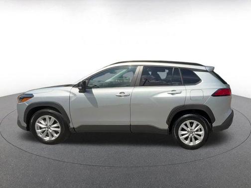 2025 Toyota Corolla Cross LE