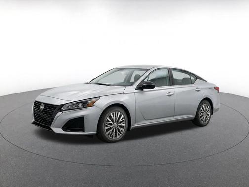 Brilliant Silver Metallic 2025 Nissan Altima SV