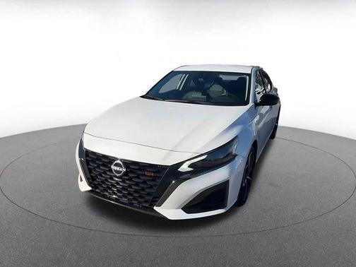 2025 Nissan Altima SR FWD