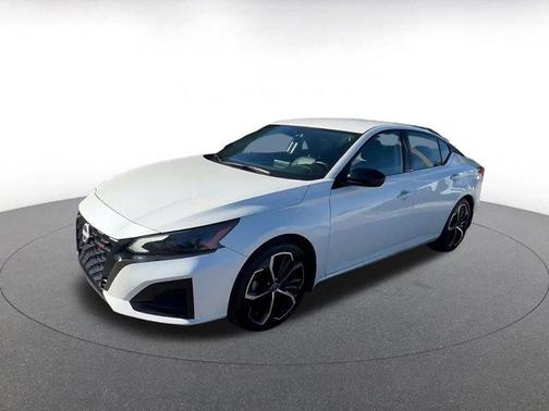 2025 Nissan Altima SR FWD