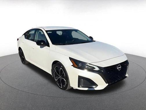 2025 Nissan Altima SR FWD