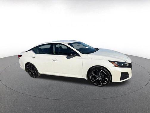 2025 Nissan Altima SR FWD