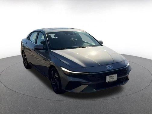 2025 Hyundai ELANTRA SEL