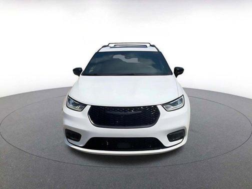 Bright White Clearcoat 2025 Chrysler Pacifica Limited