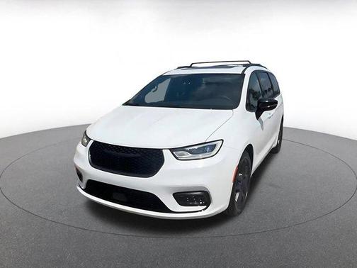 Bright White Clearcoat 2025 Chrysler Pacifica Limited