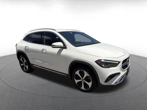 Polar White 2025 Mercedes-Benz GLA 250 4MATIC