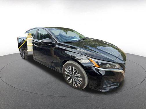 Super Black 2025 Nissan Altima SV FWD