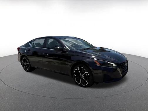 Super Black 2025 Nissan Altima SR FWD