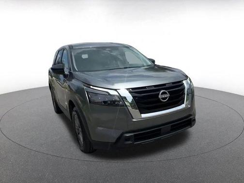 2024 Nissan Pathfinder S FWD