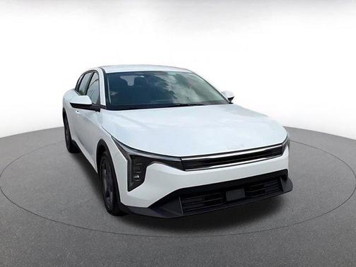 Snow White Pearl 2025 Kia K4 LXS