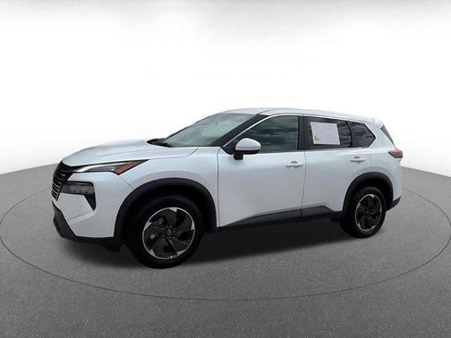Everest White Pearl 2025 Nissan Rogue SV
