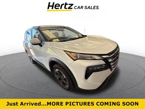 Everest White Pearl 2025 Nissan Rogue SV