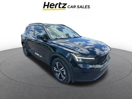 2024 Volvo XC40 CORE
