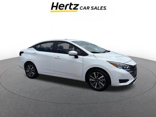 Aspen White Tricoat 2025 Nissan Versa 1.6 SV