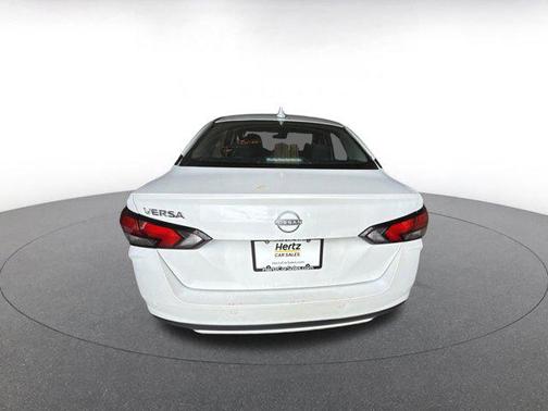 Aspen White Tricoat 2025 Nissan Versa 1.6 SV