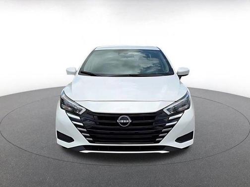 Aspen White Tricoat 2025 Nissan Versa 1.6 SV