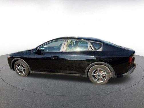 Aurora Black Pearl 2025 Kia K4 LXS