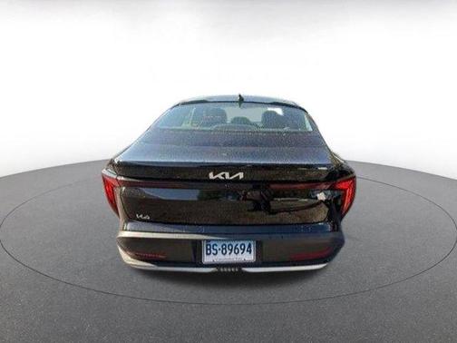 Aurora Black Pearl 2025 Kia K4 LXS