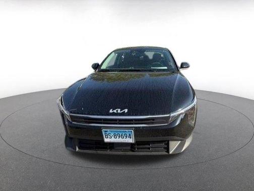 Aurora Black Pearl 2025 Kia K4 LXS
