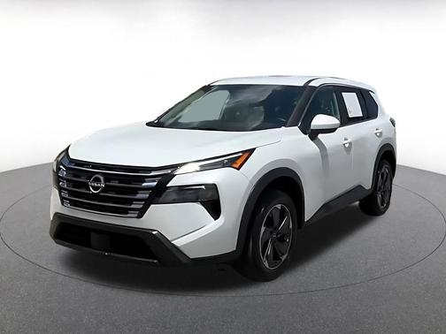 Everest White Pearl 2025 Nissan Rogue SV