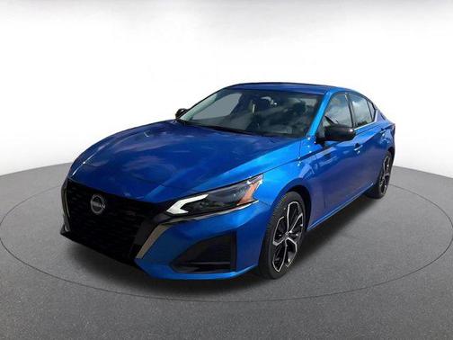 2025 Nissan Altima SR FWD