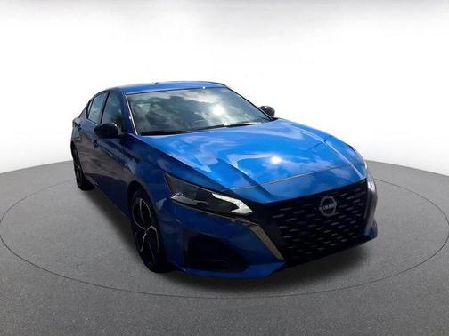 2025 Nissan Altima SR FWD