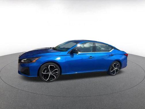 2025 Nissan Altima SR FWD