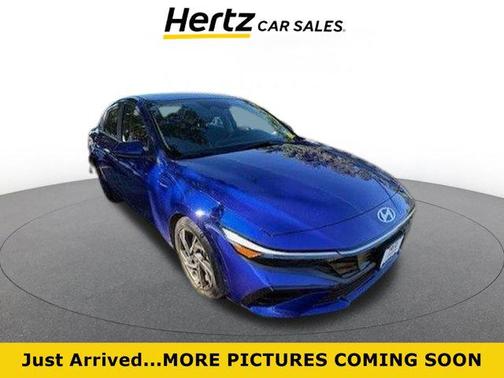 2025 Hyundai ELANTRA SEL