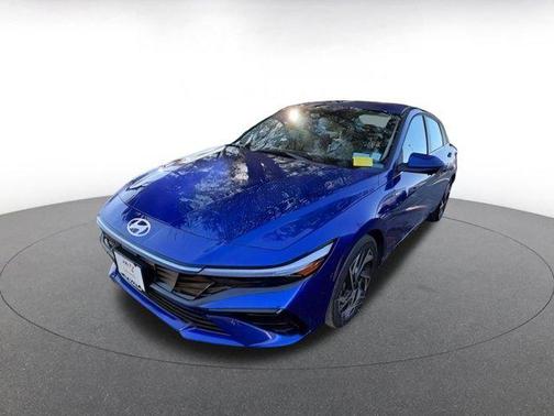 2025 Hyundai ELANTRA SEL