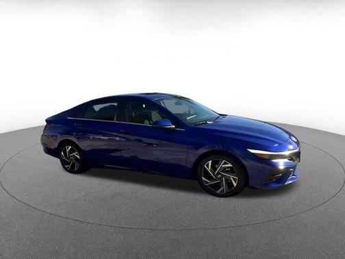 2025 Hyundai ELANTRA SEL