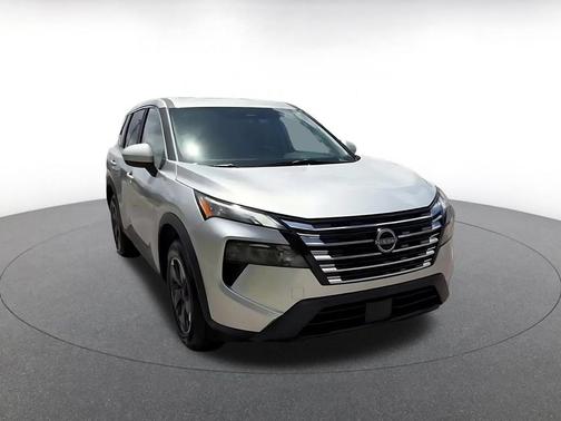 Brilliant Silver Metallic 2025 Nissan Rogue SV